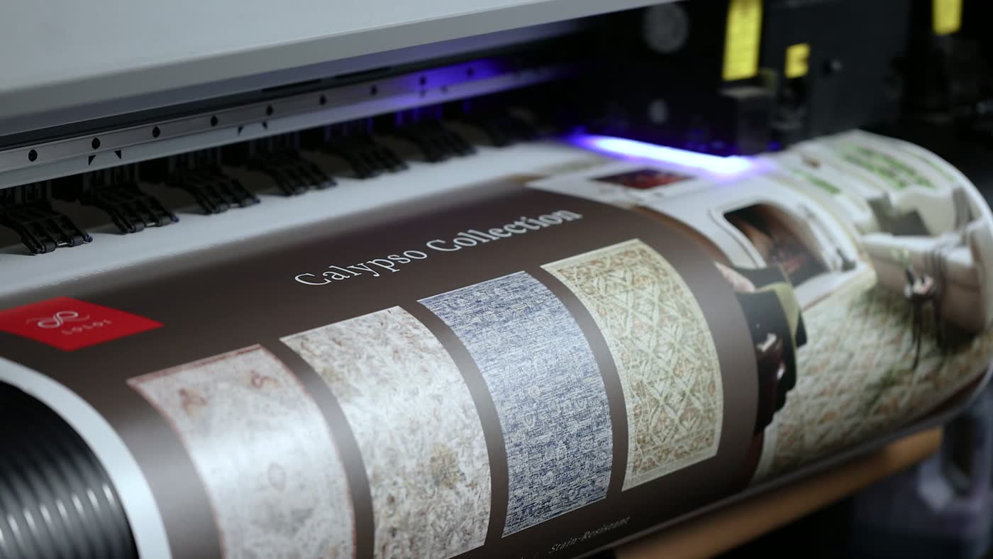 Mimaki UV baskı makinesinde halı koleksiyonu banner baskısı